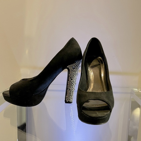 💕✨Bejeweled black high heels✨💕 size 7 - Picture 2 of 5